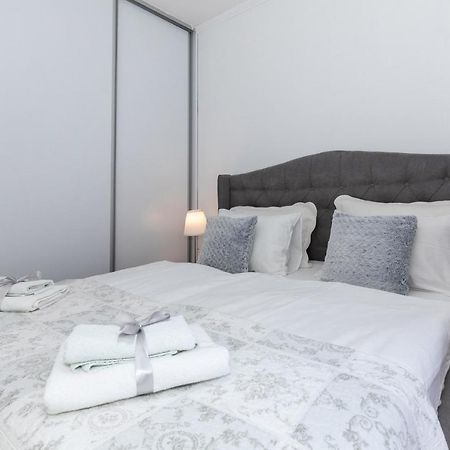 מוסטר Happy Apartment II מראה חיצוני תמונה