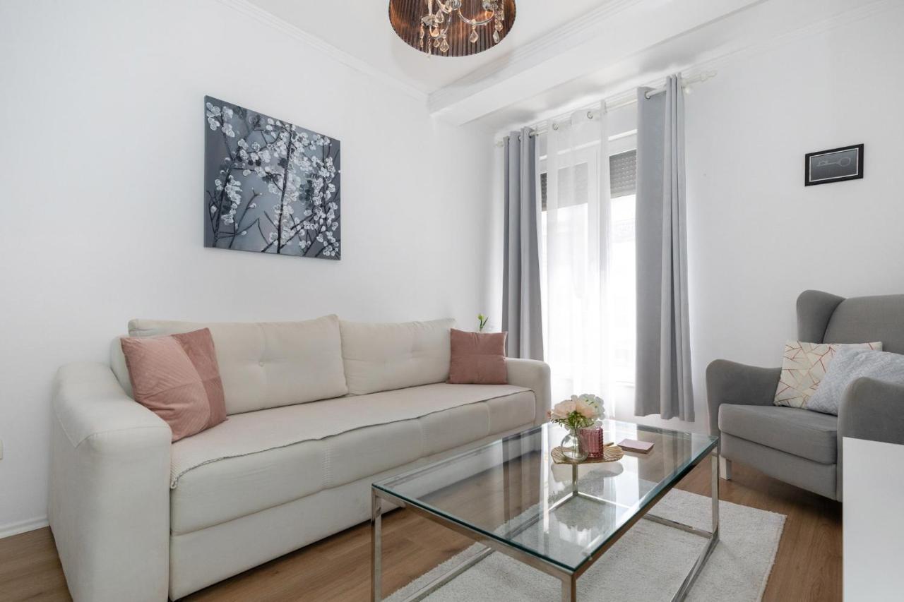 מוסטר Happy Apartment II מראה חיצוני תמונה